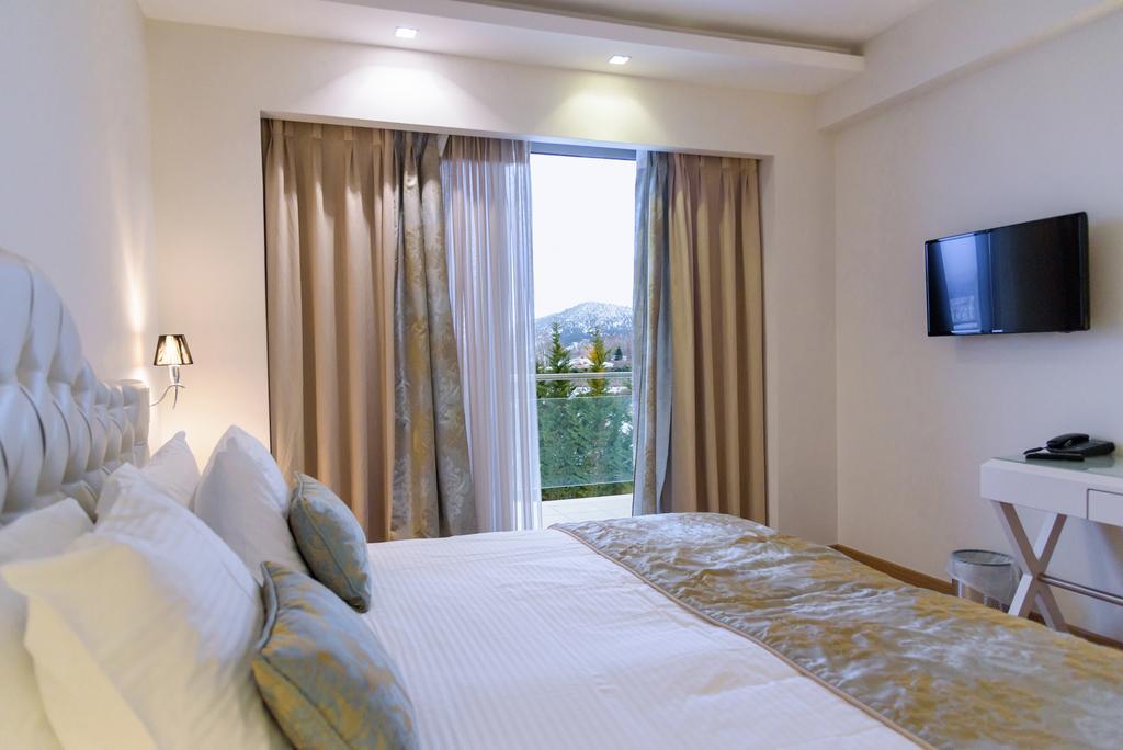 Calma Hotel & Spa カストリア エクステリア 写真